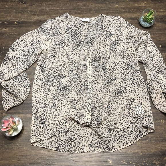 Pins & Needles Tops - Urban Outfitters pins & needles Trendy Pattern blouse size small